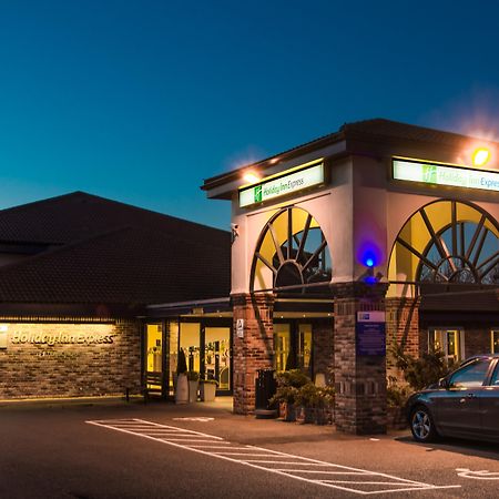 Holiday Inn Express Peterborough By Ihg Buitenkant foto