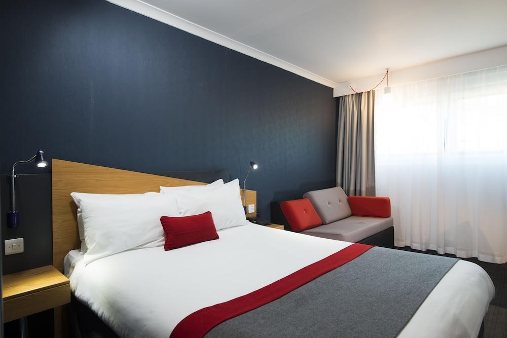 Holiday Inn Express Peterborough By Ihg Buitenkant foto