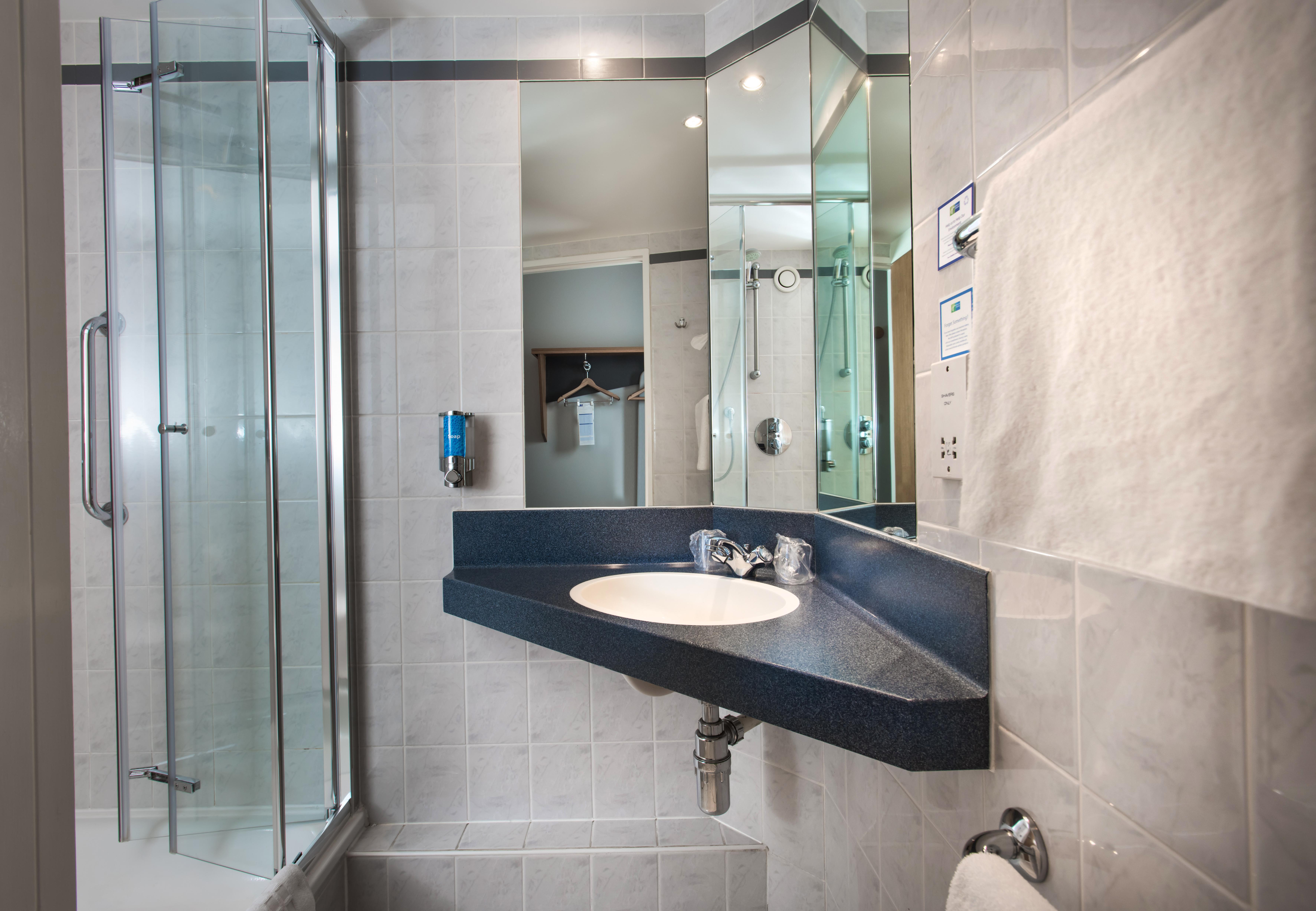 Holiday Inn Express Peterborough By Ihg Buitenkant foto