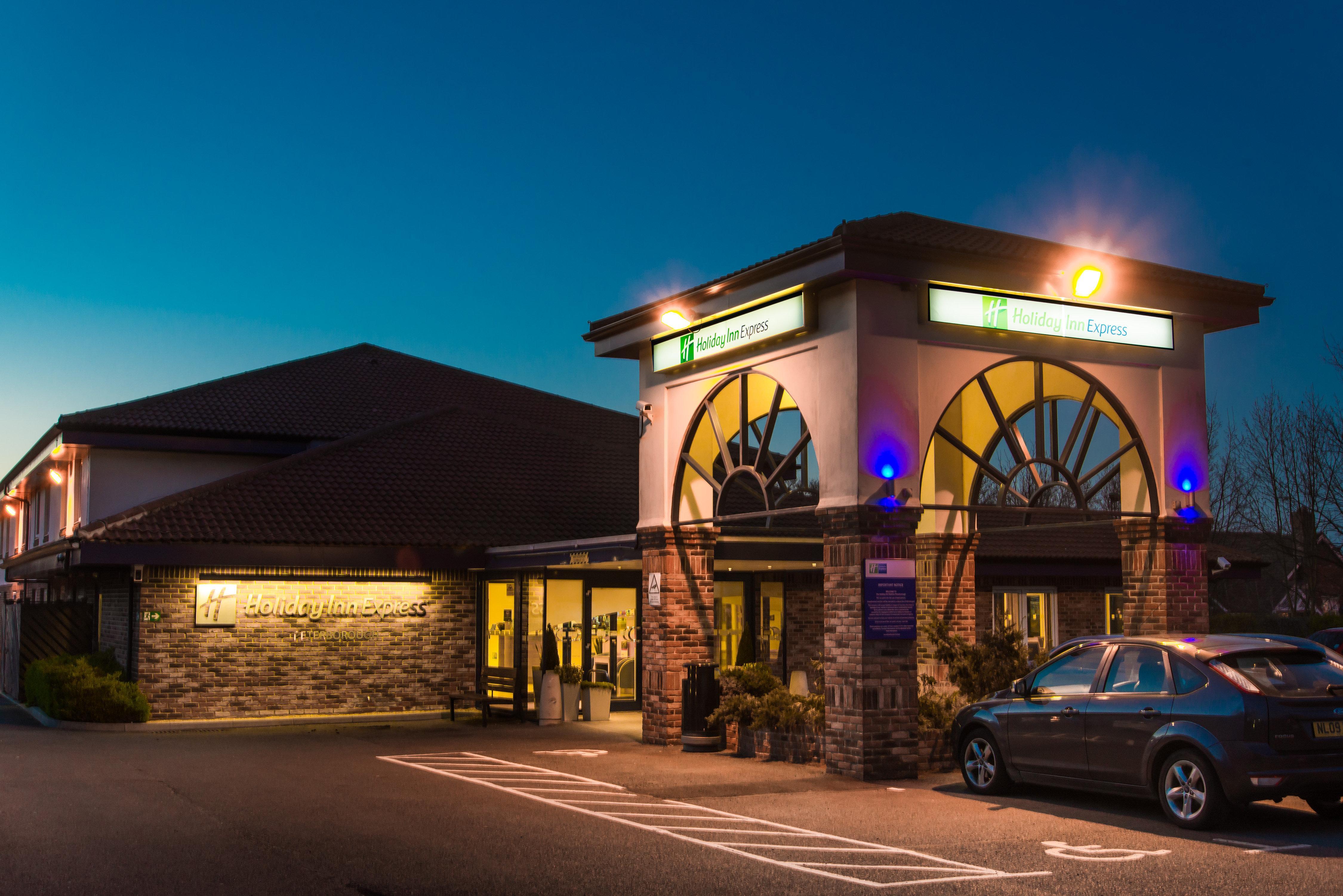 Holiday Inn Express Peterborough By Ihg Buitenkant foto