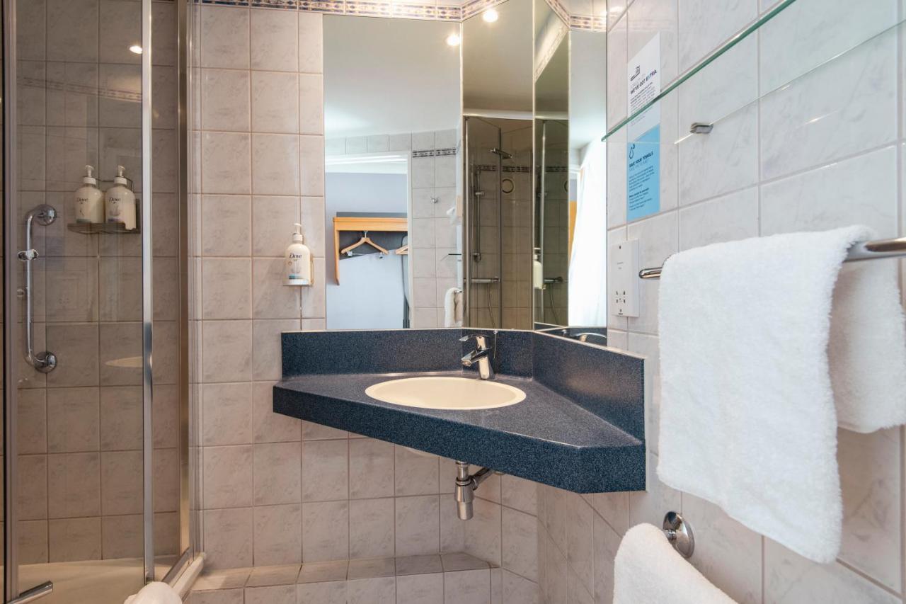 Holiday Inn Express Peterborough By Ihg Buitenkant foto