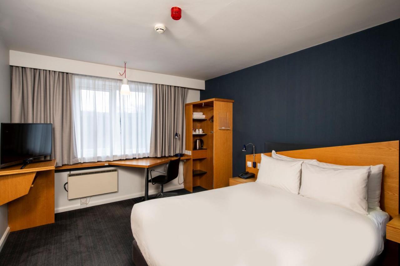 Holiday Inn Express Peterborough By Ihg Buitenkant foto