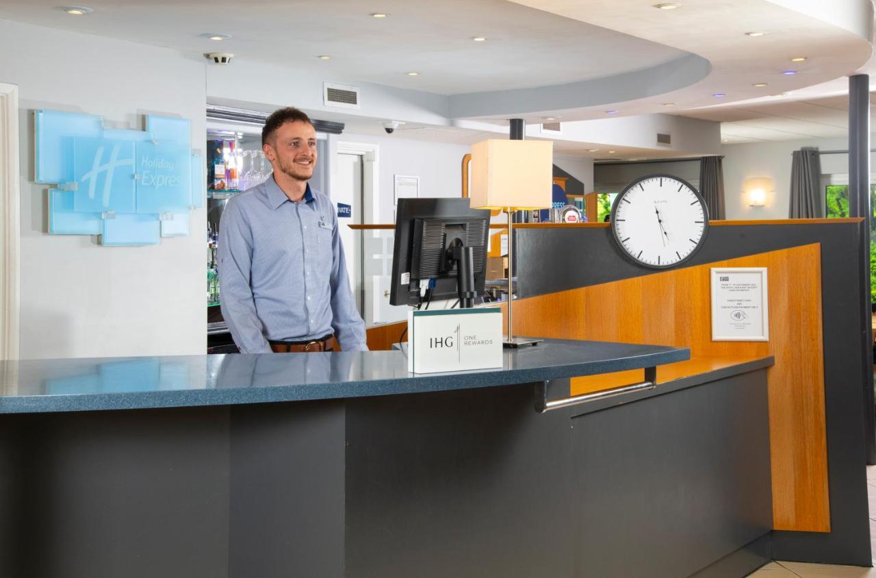 Holiday Inn Express Peterborough By Ihg Buitenkant foto