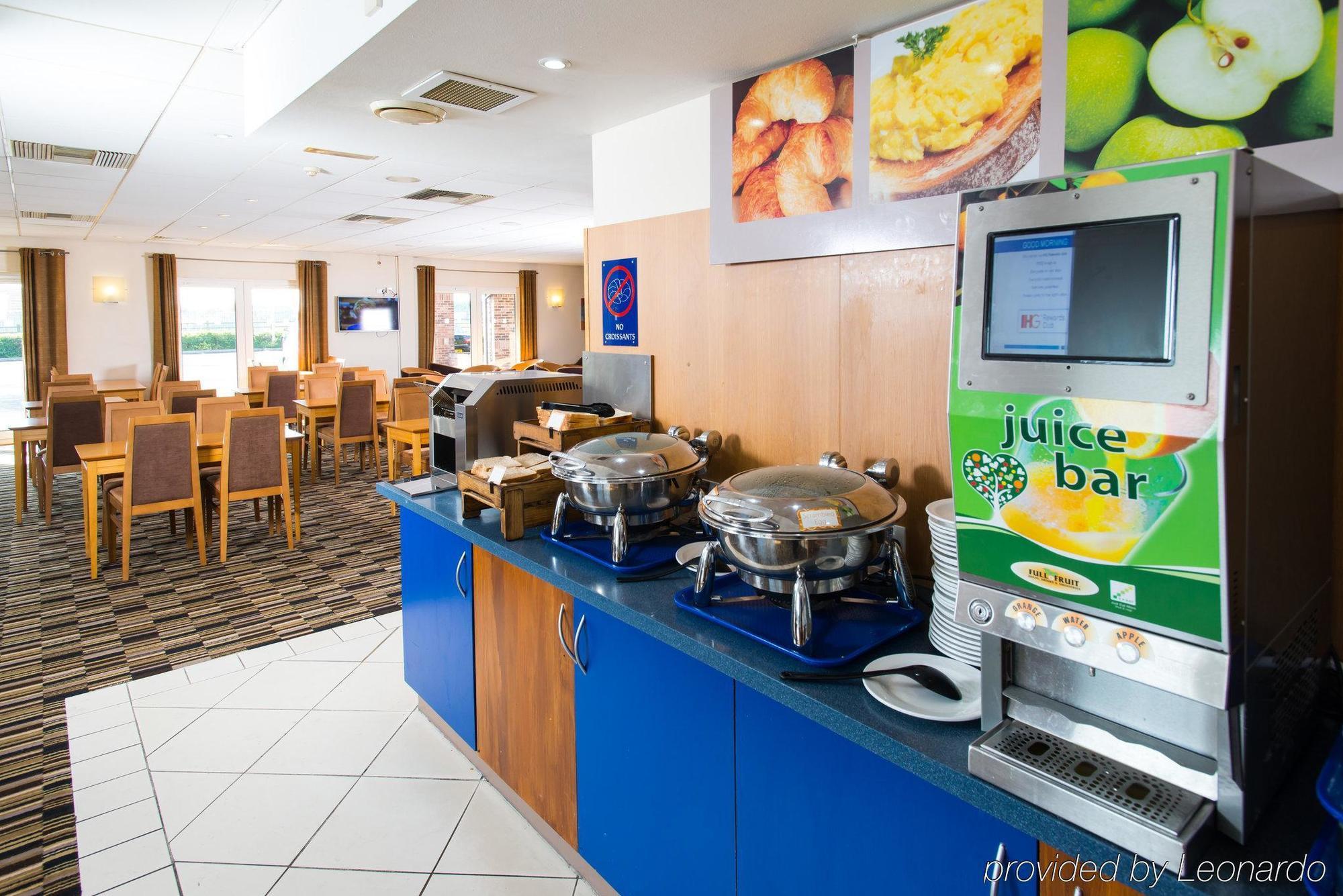 Holiday Inn Express Peterborough By Ihg Buitenkant foto
