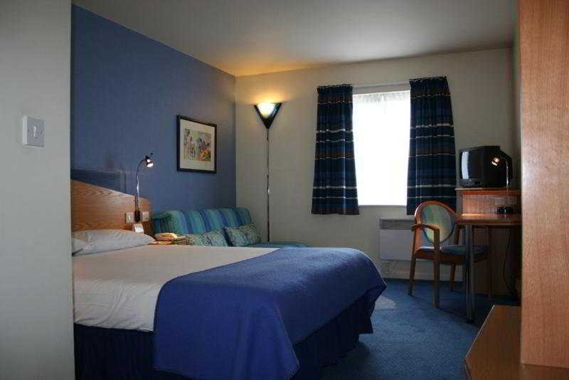 Holiday Inn Express Peterborough By Ihg Buitenkant foto