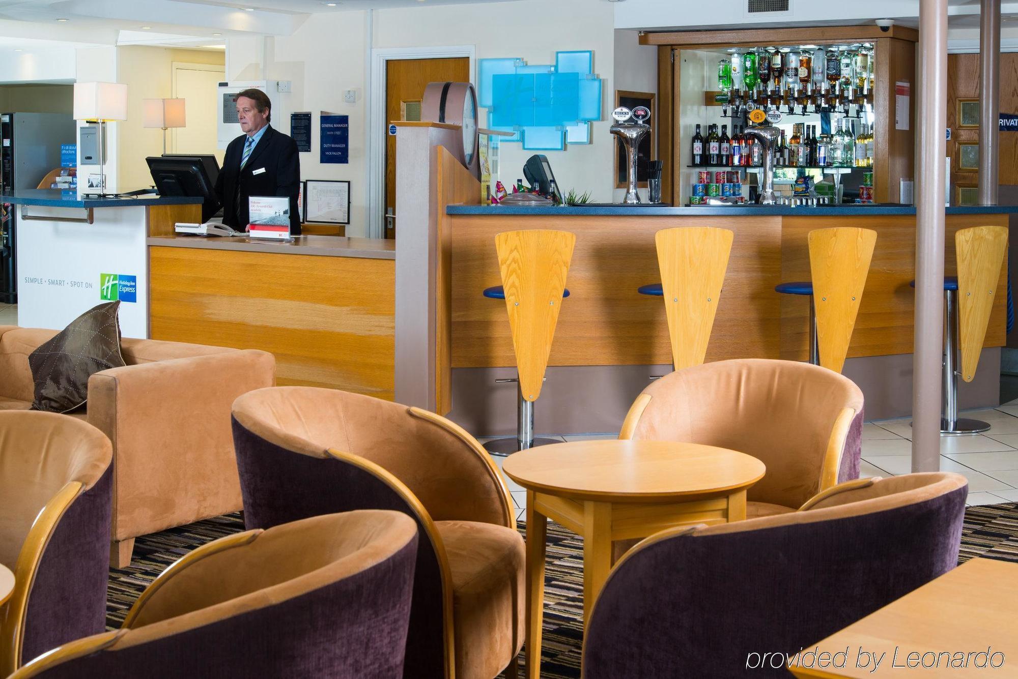 Holiday Inn Express Peterborough By Ihg Buitenkant foto